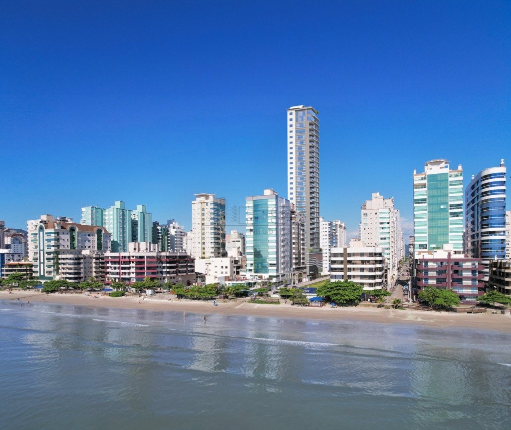 5051 - Pirita Concept Home, Quadra Mar em Meia Praia, Itapema - SC