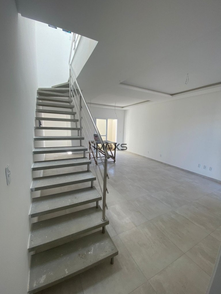 4477 - Residencial Antônia, Sobrado, 3 dormitórios, Perequê, Porto Belo.