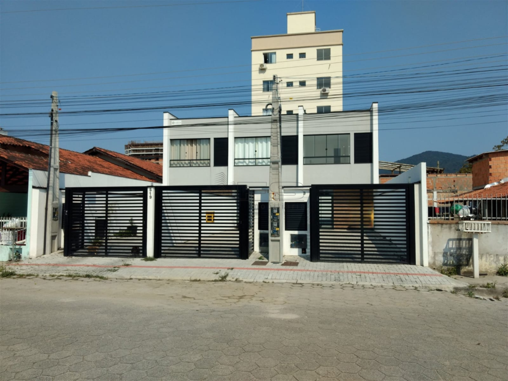 V10043 - Residencial Arthur, Sobrado, 2 suítes, Perequê, Porto Belo